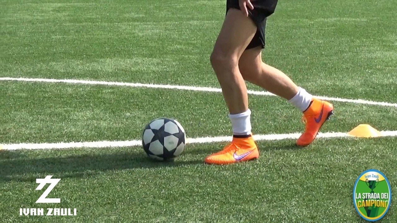BALL MASTERY: Inside tear, right left hook, inside opening, ball control, change of direction on the back with inside heel (Ribery), shoot on goal